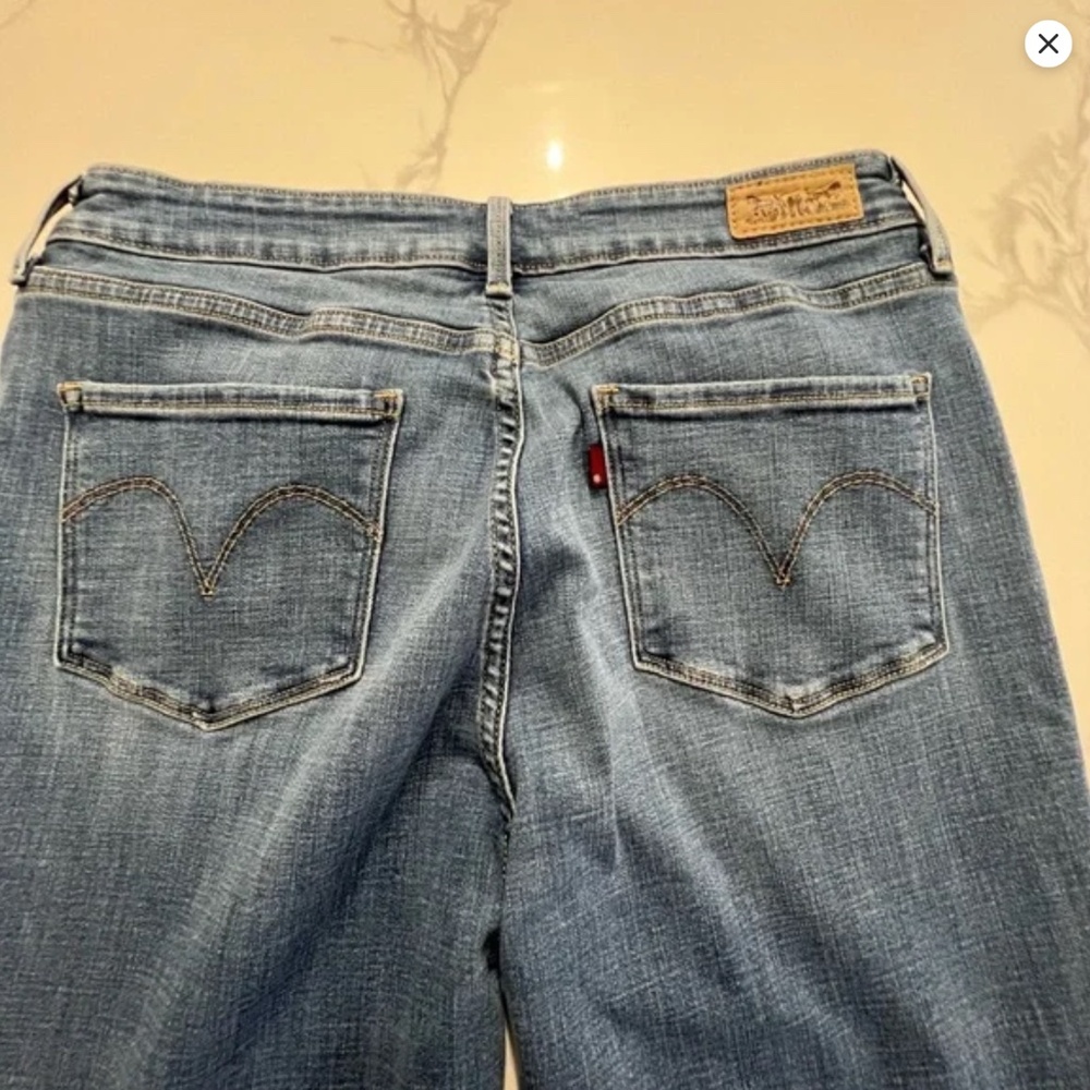 Levi Strauss Mid Rise Skinny Jeans - Picture 7 of 8